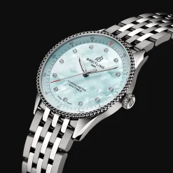 Navitimer 32 SuperQuartz™
